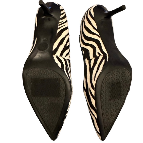 Michael Kors Zebra Print Pointy Toe Pump Size 8.   Pony Hair Exterior. - Picture 6 of 6